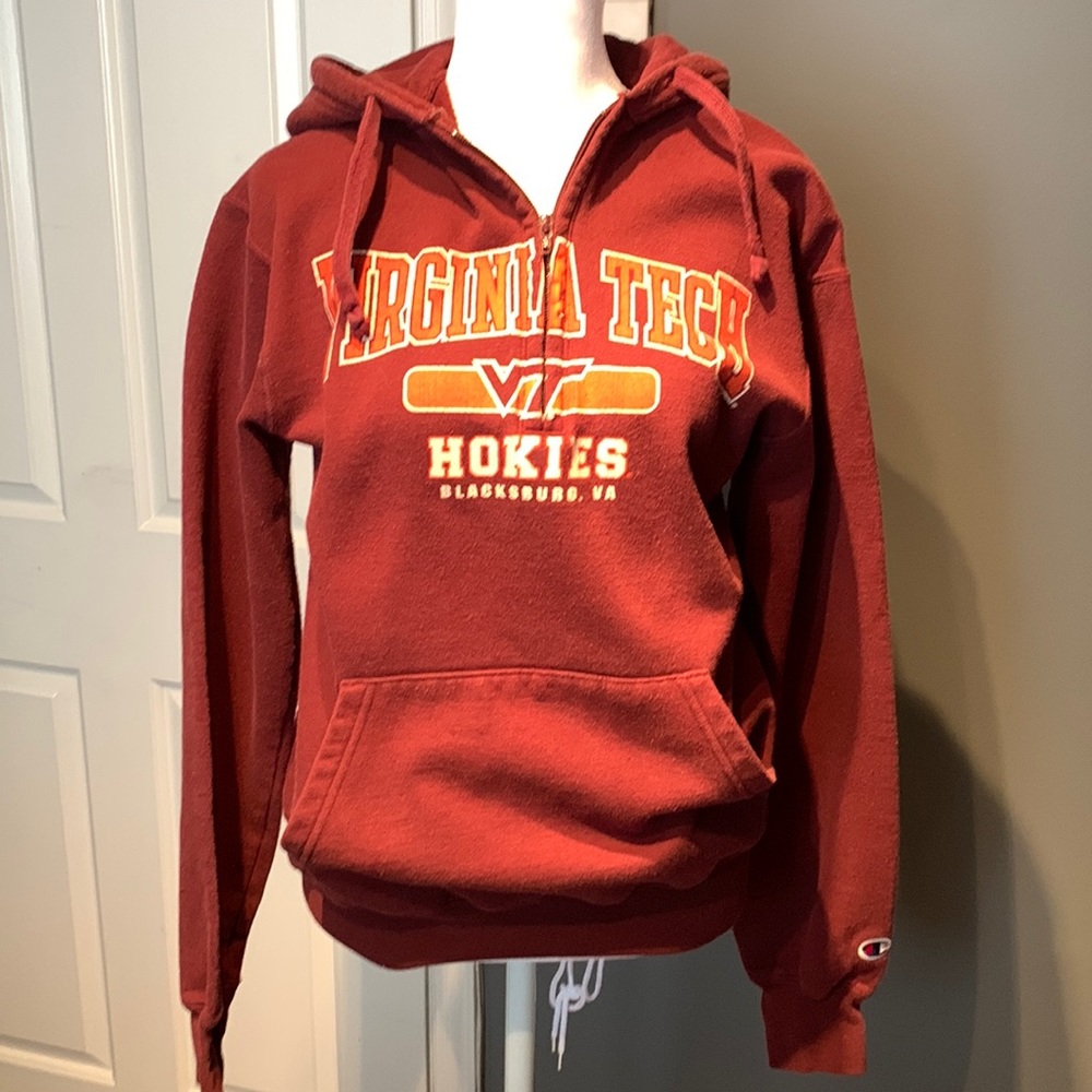 Sports apparel quarter zip sweater